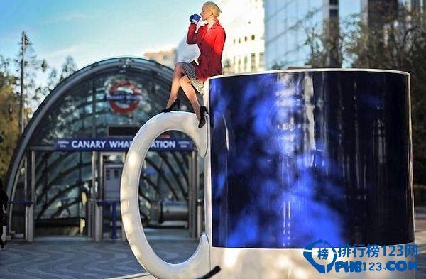 英国伦敦高达2.9米最大的咖啡杯